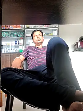 Snapshot of Raj1043 chatting on October 31, 2025, 6:14 am Raj1043 online show from October 31, 2025, 6:14 am