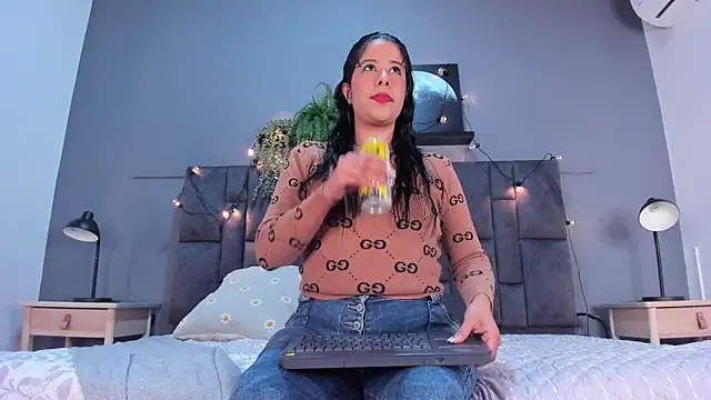 DulceAurora   online show from October 9, 2025, 2:53 am