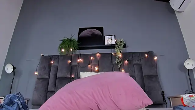 DulceAurora   online show from March 31, 2026, 2:57 am