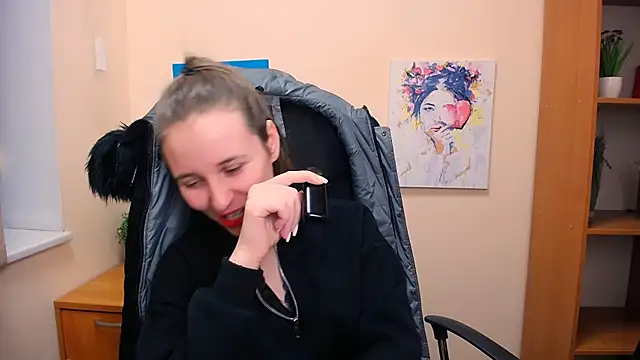  Nicole new online show from February 24, 2025, 3:42 pm