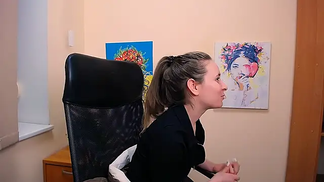  Nicole new online show from March 14, 2025, 6:39 pm