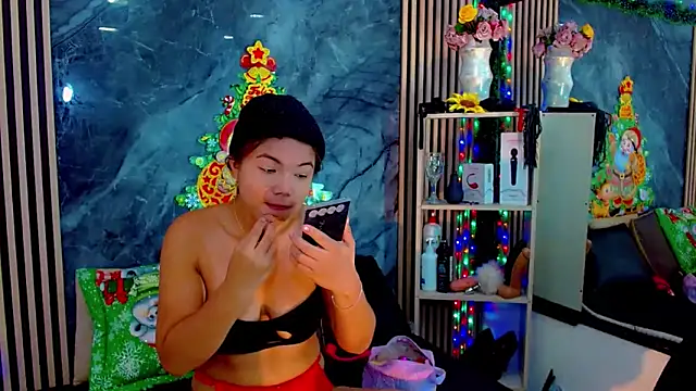 Snapshot of Isalombardi chatting on December 18, 2025, 4:07 am Isalombardi online show from December 18, 2025, 4:07 am