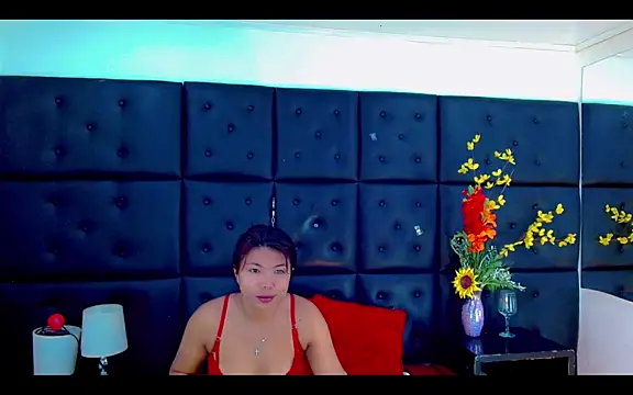 Snapshot of Isalombardi chatting on February 25, 2026, 2:32 am Isalombardi online show from February 25, 2026, 2:32 am