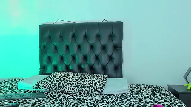 Snapshot of seline_wolff chatting on December 15, 2024, 12:40 am seline wolff online show from December 15, 2024, 12:40 am