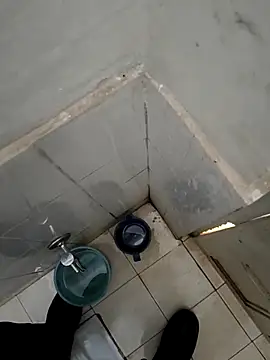 yourboy2000   online show from September 29, 2025, 7:46 am