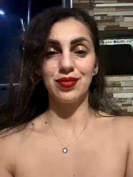 EmaSkyes online show from October 31, 2025, 8:32 pm