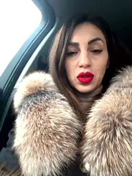 EmaSkyes online show from January 18, 2026, 7:45 am