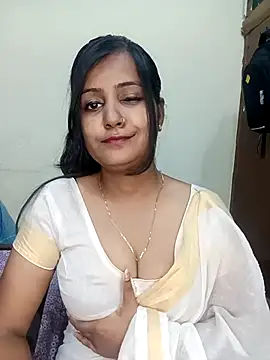 Snapshot of Miss-Riyasingh chatting on July 5, 2026, 5:42 pm Miss-Riyasingh online show from July 5, 2026, 5:42 pm