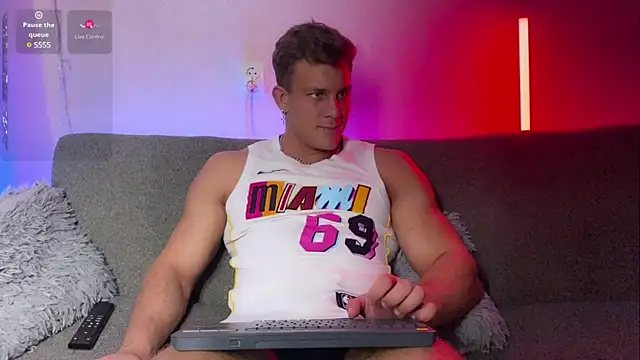 Adam misti online show from February 3, 2025, 7:52 pm