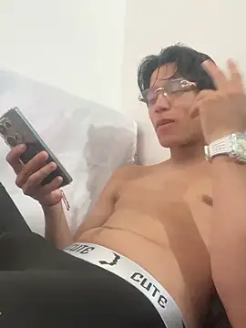 CRYBYT9 online show from November 23, 2025, 6:41 pm