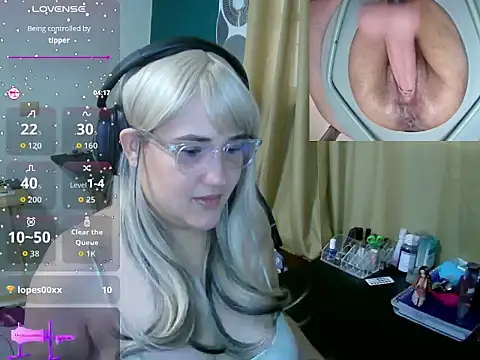 Snapshot of lolalicious_7583 chatting on March 1, 2026, 6:43 pm lolalicious 7583 online show from March 1, 2026, 6:43 pm