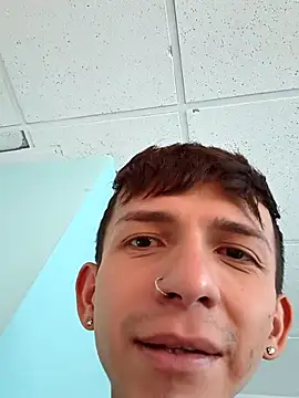 smallgiant27 online show from March 6, 2026, 6:21 am