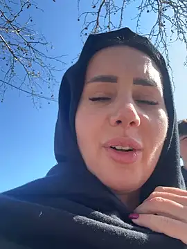 AnaRhodes online show from March 4, 2025, 8:46 am