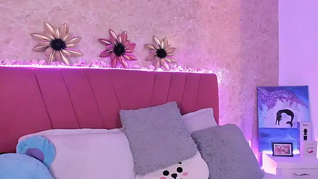 LorenaStevens online show from February 7, 2025, 6:03 am