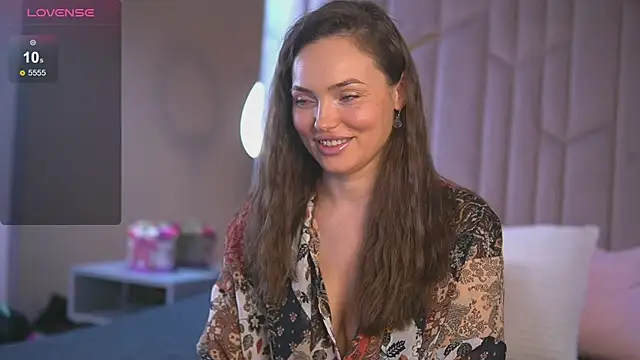 EmilyJuarez online show from February 13, 2025, 9:41 am