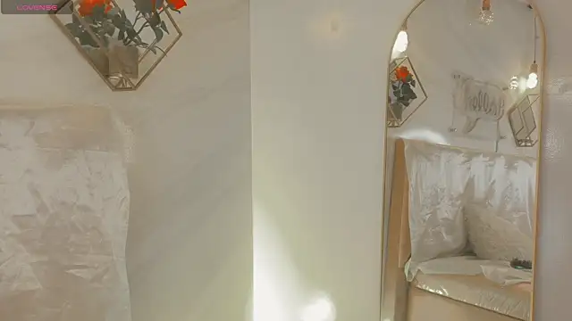 Snapshot of _Rouse_v chatting on December 5, 2025, 1:52 pm Rouse v online show from December 5, 2025, 1:52 pm