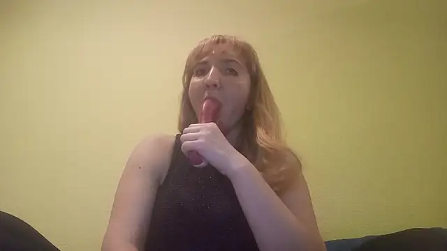 EstrellaWalters online show from December 26, 2024, 2:37 pm