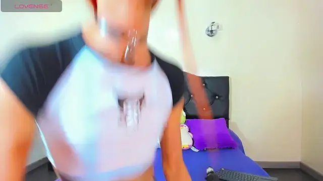 Elissa taylor  online show from February 6, 2025, 7:29 pm