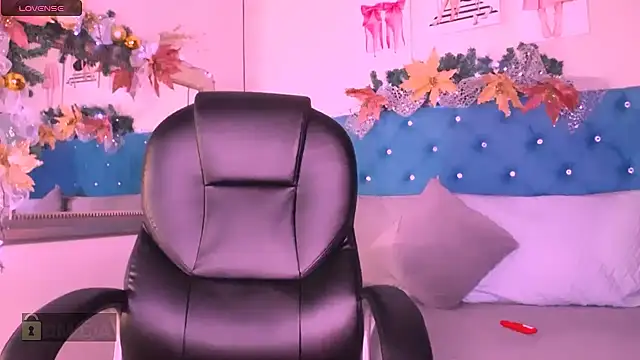 Snapshot of ASHLIE_DIXON1 chatting on December 7, 2024, 2:57 pm ASHLIE DIXON1 online show from December 7, 2024, 2:57 pm