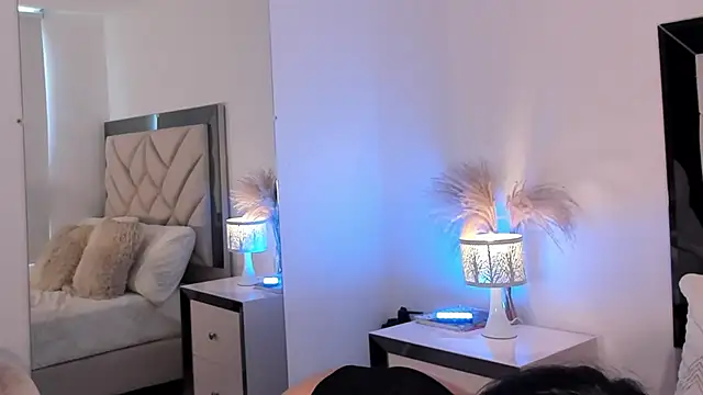 alexa tobar online show from December 4, 2025, 6:38 pm