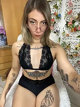 Snapshot of loira_messi chatting on June 3, 2026, 5:21 am loira messi online show from June 3, 2026, 5:21 am
