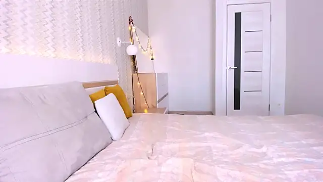 Kate Ree online show from February 17, 2025, 9:03 am