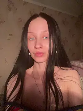 Starry Siren online show from April 19, 2026, 6:07 pm