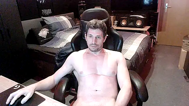 dreamwallker21 online show from April 5, 2026, 12:35 pm