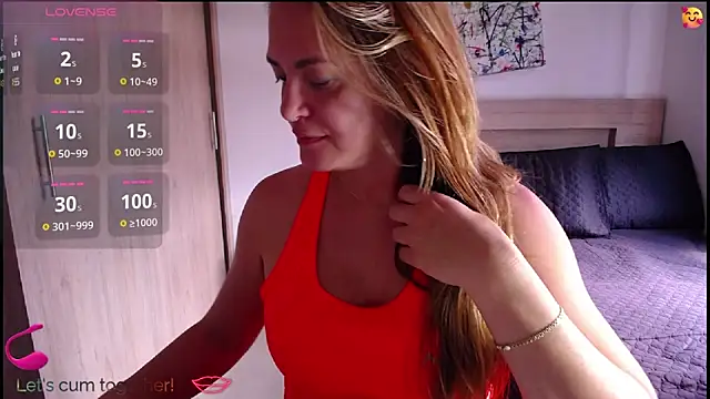 ParisW online show from October 24, 2025, 4:14 pm