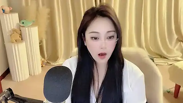 Daisy-77 online show from March 9, 2025, 8:52 pm