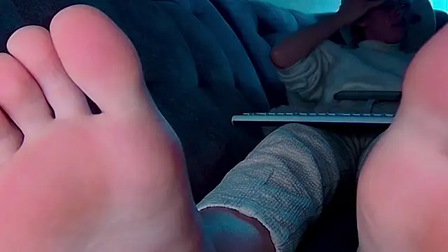 AgnesMillerS online show from December 9, 2024, 10:32 am