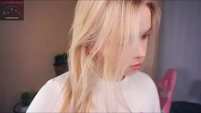 ZaraCreedon online show from March 19, 2025, 7:17 pm