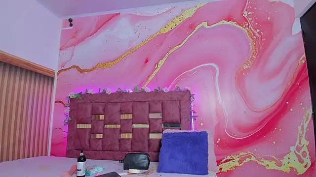 Daisy  rose online show from November 25, 2025, 3:06 am