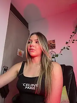 Snapshot of LoolitaBeauty_ chatting on February 27, 2026, 1:27 am LoolitaBeauty online show from February 27, 2026, 1:27 am