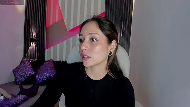 emily layton online show from March 4, 2025, 2:21 pm