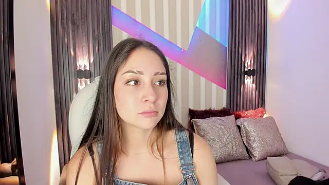 emily layton online show from September 16, 2025, 2:40 pm