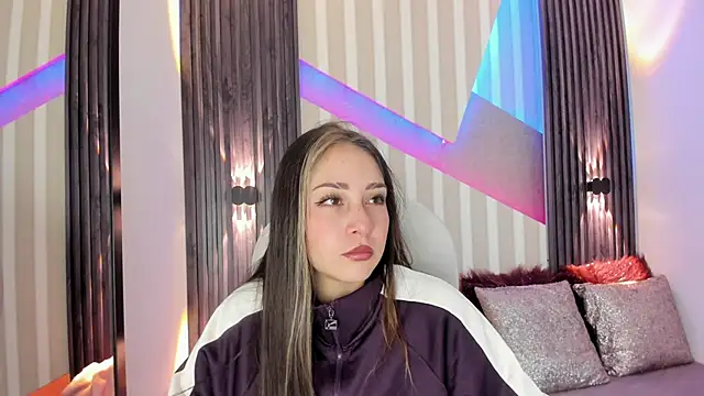 emily layton online show from October 3, 2025, 2:14 pm