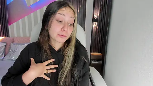 emily layton online show from October 18, 2025, 3:35 pm