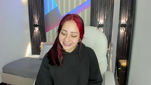 emily layton online show from October 31, 2025, 1:56 pm