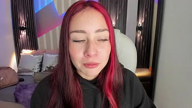 emily layton online show from November 6, 2025, 2:51 pm