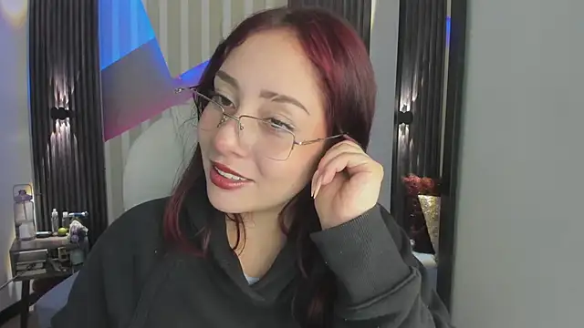 emily layton online show from December 17, 2025, 2:56 pm