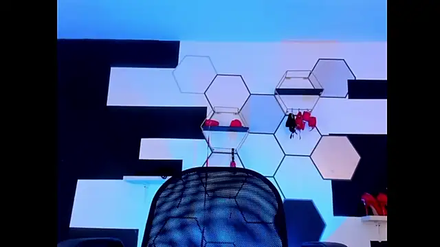 alondrabigtits online show from March 20, 2025, 12:11 pm