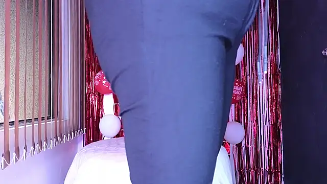 alondrabigtits online show from February 12, 2026, 12:11 pm