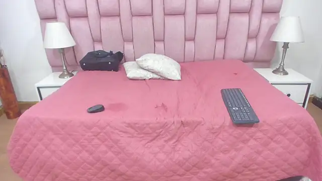 Snapshot of melody_brunnet chatting on March 18, 2025, 3:53 pm melody brunnet online show from March 18, 2025, 3:53 pm