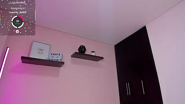 tifanyhills  online show from October 17, 2025, 9:28 pm