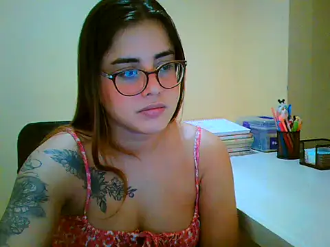 maliamiller online show from November 28, 2025, 9:06 pm