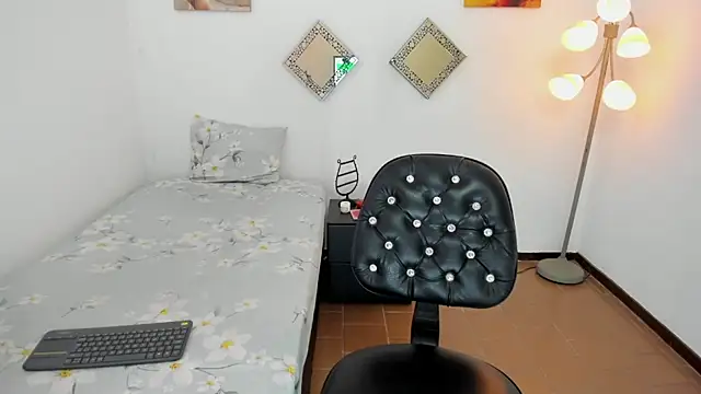 kattadoll online show from March 18, 2025, 3:53 pm