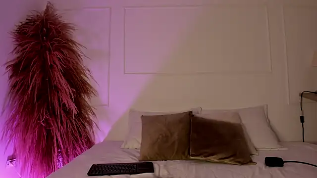  ashleymiller online show from February 14, 2025, 3:05 pm