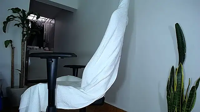 diamond black00 online show from February 9, 2025, 8:56 pm