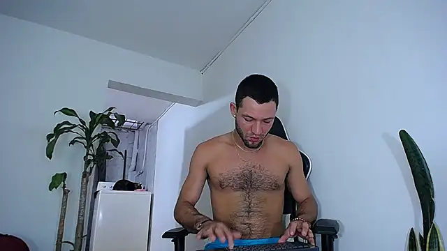 diamond black00 online show from March 19, 2025, 10:42 pm